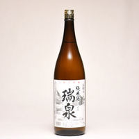 JAN 4514946000803 瑞泉 純米酒 瓶 1.8L 有限会社高田酒造場 日本酒・焼酎 画像