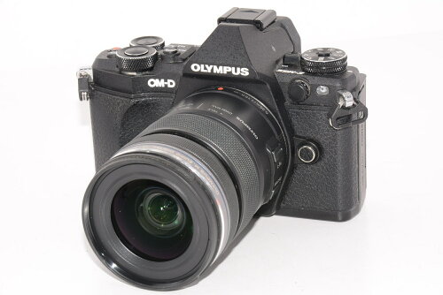 JAN 4545350048334 OLYMPUS デジタル一眼レフカメラ OM-D E-M5 Mark 2 OM-D E-M5 MARK 2 EZレンズキット BK OMデジタルソリューションズ株式会社 TV・オーディオ・カメラ 画像