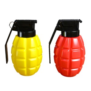 UPC 0024718511832 調味料入れ 手榴弾 プラスチック 赤 黄  コンディメント ディスペンサー キッチン用品・食器・調理器具 画像